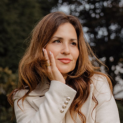 Beth-Goldfarb-seen-again Beth Goldfarb, founder of the Seen Again personal style and rediscovery experience.